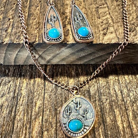 Boho SouthWestern Cowgirl Copper Turquoise Cactus Necklace/Drop Earring Set, Gi - Picture 1 of 8